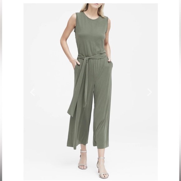 Banana Republic Pants - BANANA REPUBLIC Sandwash Modal cropped jumpsuit Size 10 Green